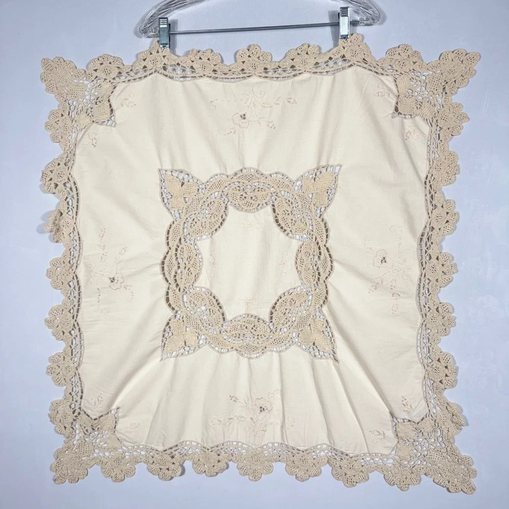 Vtg Linen Tea Tablecloth Handmade Crochet Lace Trim‎ Cutwork Embroidery Cream